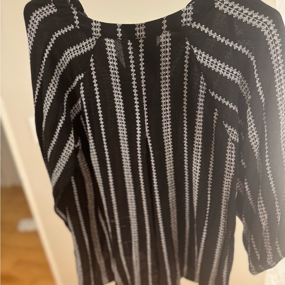 Banana Republic Black and Gray Patterned Blouse - Picture 4 of 4